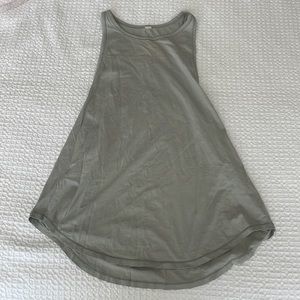 Lululemon workout tank.